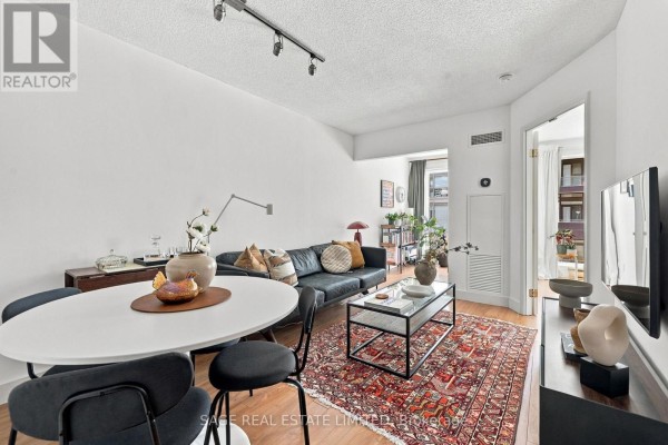 Dining room - 313 - 222 The Esplanade, Toronto, ON M5A4M8 Photo 3