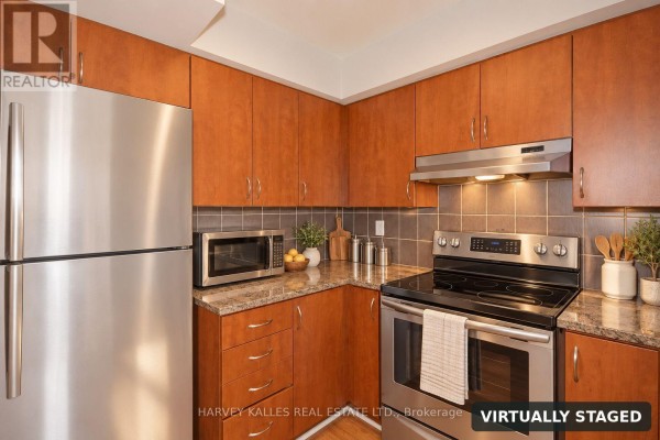 Bedroom - 313 - 225 Wellesley Street E, Toronto, ON M4X1G1 Photo 3