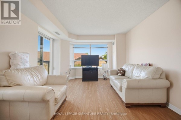 Kitchen - 313 - 300 Ray Lawson Boulevard, Brampton, ON L6Y5H5 Photo 3