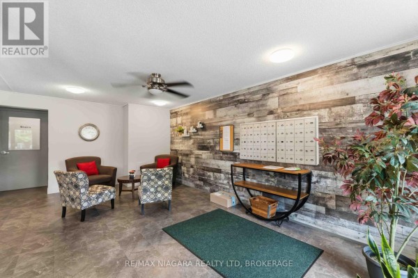 Foyer - 313 - 4209 Hixon Street, Lincoln, ON L3J0K2 Photo 3