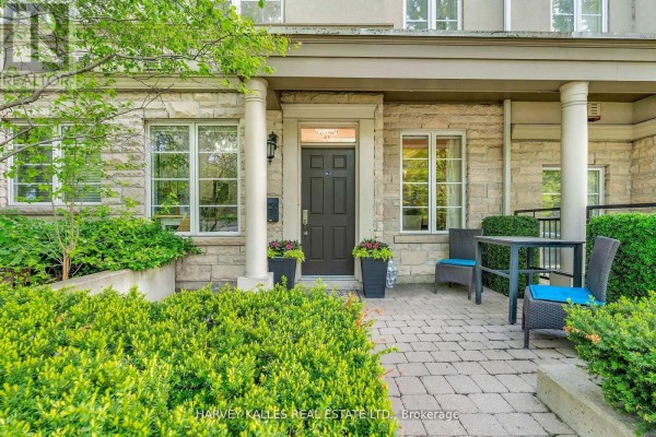 Kitchen - 313 - 51 York Mills Road, Toronto, ON M2P1B6 Photo 3
