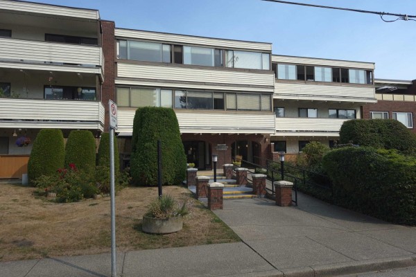 313 1448 Fir Street, White Rock, BC V4B4B4 Photo 2