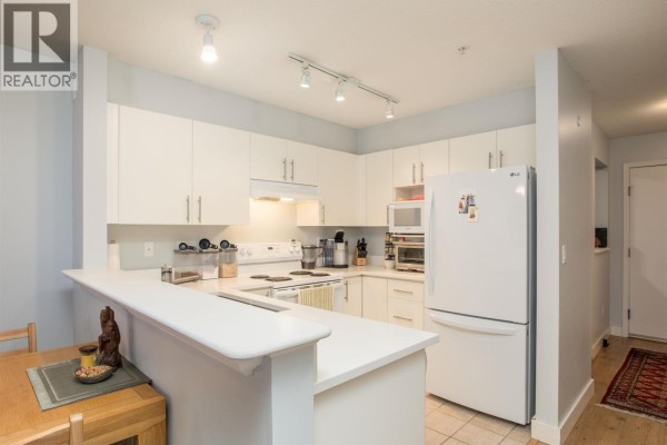 313 147 E 1st Street, North Vancouver, BC V7L1B2 Photo 2