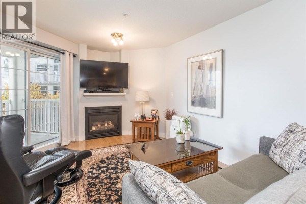 313 147 E 1st Street, North Vancouver, BC V7L1B2 Photo 5