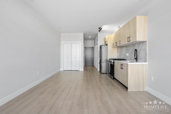 313 14858 60 Avenue, Surrey, BC V3S0B5 Photo 4