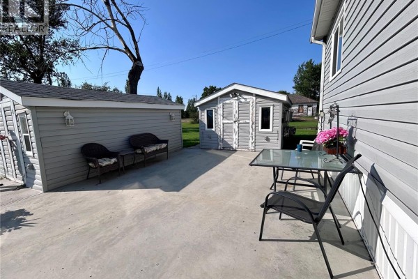 4pc Bathroom - 313 1st Street N, North Portal, SK S0C1W0 Photo 4