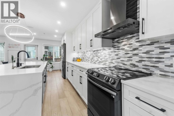 313 3000 Riverbend Drive, Coquitlam, BC V3C6R1 Photo 5