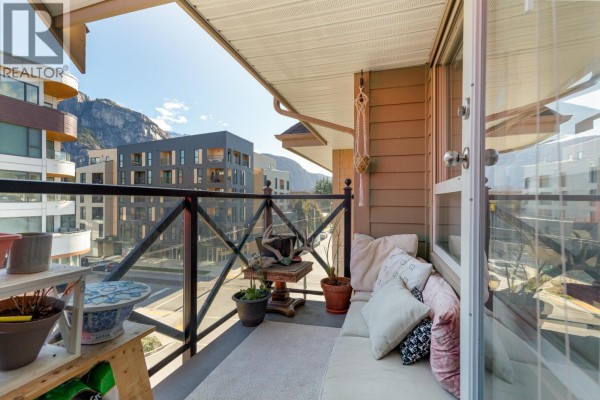 313 38003 Second Avenue, Squamish, BC V8B0C4 Photo 4