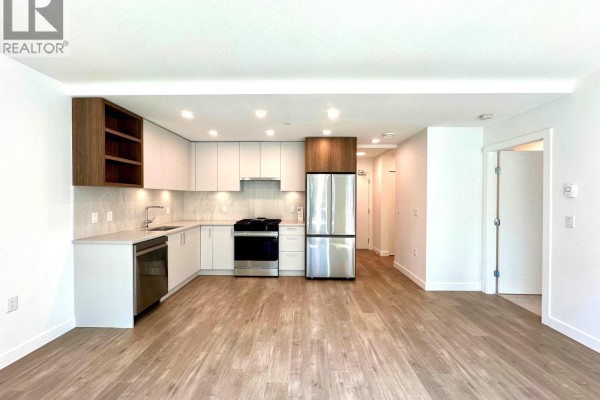 313 723 Grover Avenue, Coquitlam, BC V3J0L9 Photo 3