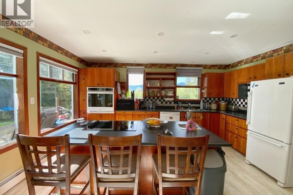 Dining room - 3130 62 Highway, Hazelton, BC V0J1Y1 Photo 4