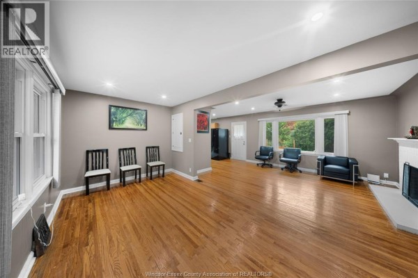 3130 Academy Drive, Windsor, ON, photo 2