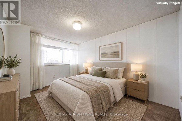 Living room - 3131 Bridletowne Circle, Toronto, ON M1W2S9 Photo 2