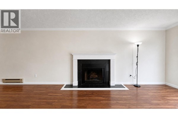 314 9584 Manchester Drive, Burnaby, BC V3N4R1 Photo 5