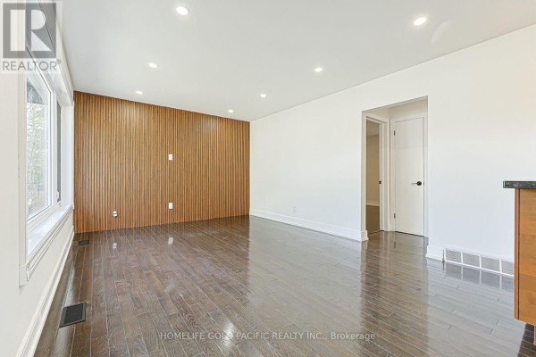 Living room - 314 Wenlock Avenue, Richmond Hill, ON L4C1M7 Photo 3