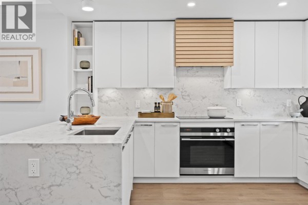 3140 Woodbine Drive, North Vancouver, BC V0V0V0 Photo 2
