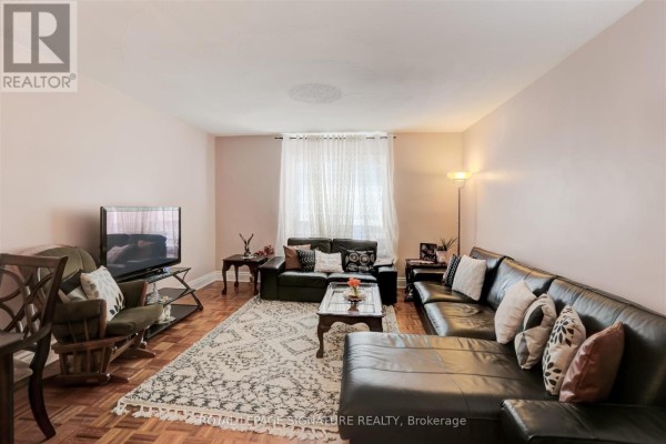 3142 Dundas Street W, Toronto, ON, photo 3