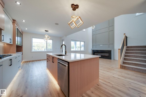 Kitchen - 3142 Magpie Wy Nw, Edmonton, AB T5S0V4 Photo 3