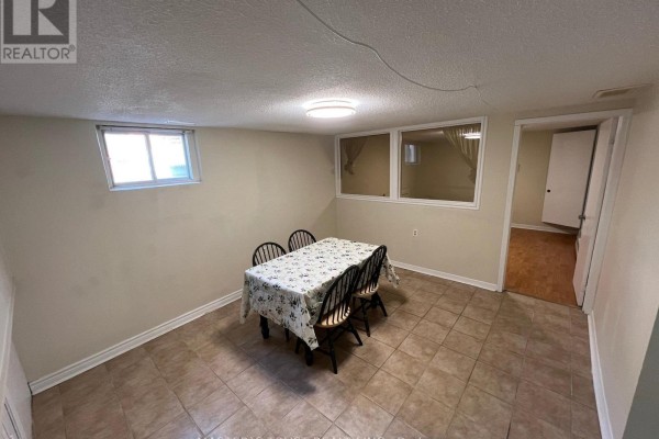 3145 Ibbeston Crescent, Mississauga, ON L5C1Z1 Photo 4