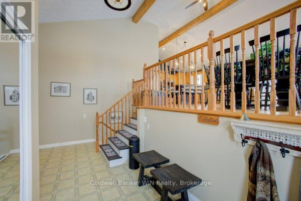 Kitchen - 314539 Highway 6, West Grey, ON N0G1R0 Photo 2