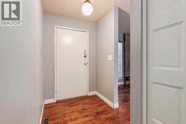 Dining room - 3147 Palliser Drive Sw, Calgary, AB T2V4G7 Photo 3