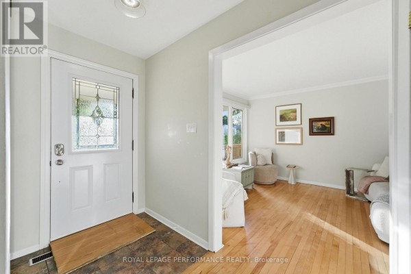 3149 Southmore Drive E, Ottawa, ON K1V6Z6 Photo 4