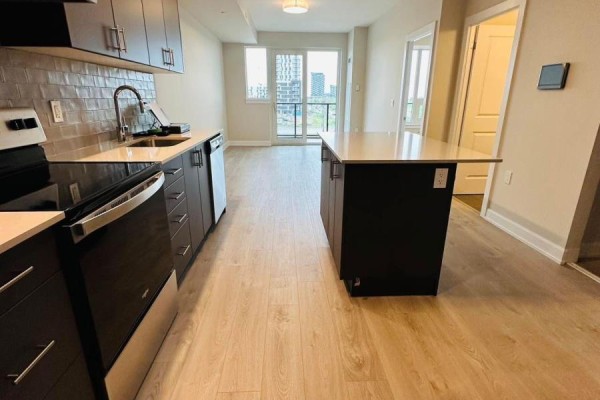 Kitchen - 315 - 3200 William Coltson Avenue, Oakville, ON L6H7W6 Photo 3