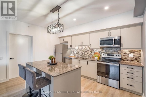 315 - 4 Spice Way, Barrie, ON L9J0M2 Photo 5