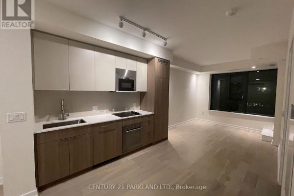 315 - 840 St Clair Avenue W, Toronto, ON M6C1C1 Photo 5
