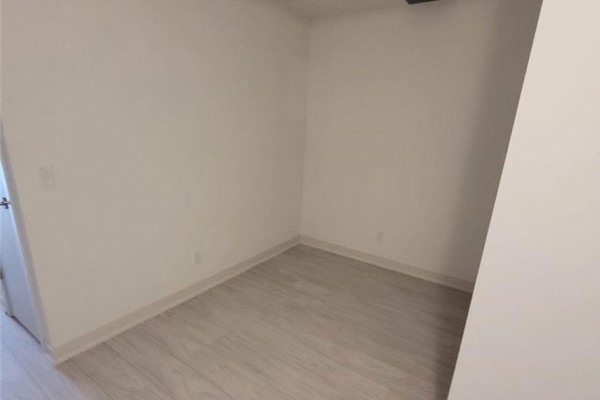 Den - 315 - 90 Glen Everest Rd Road, Toronto, ON M1N0C3 Photo 3
