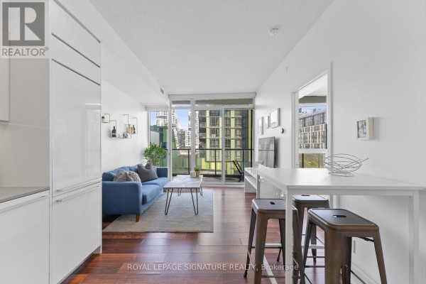 315 - 90 Queens Wharf Road, Toronto