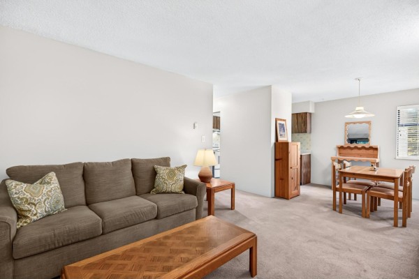 315 10530 154 Street, Surrey, BC V3R8A2 Photo 4