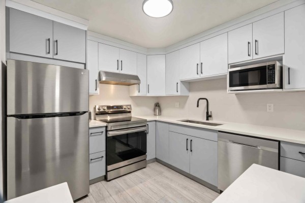 315 13918 72 Avenue, Surrey, BC V3W0T4 Photo 5