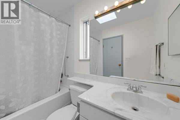 315 1510 Nelson Street, Vancouver, BC V6G1M1 Photo 4