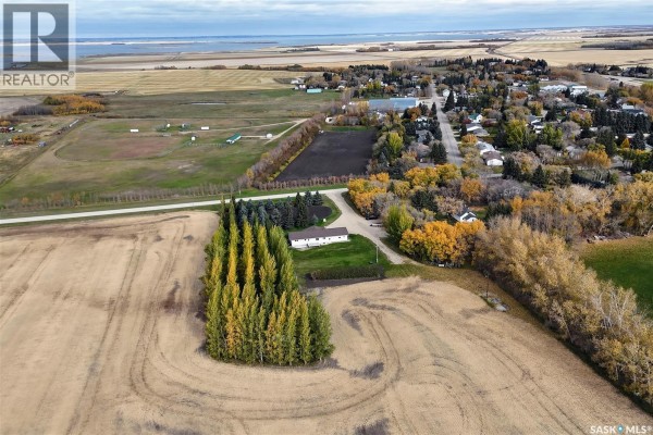Living room - 315 2nd Street S, Lake Lenore, SK S0K2J0 Photo 4