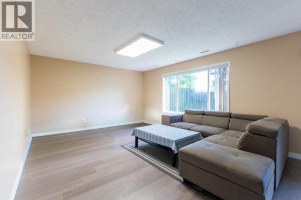 Living room - 315 3307 Westwood Drive, Prince George, BC V2N1S4 Photo 3
