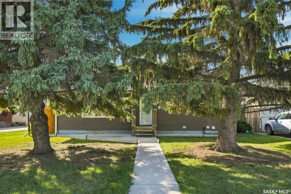Kitchen - 315 M Avenue N, Saskatoon, SK S7L2S4 Photo 2