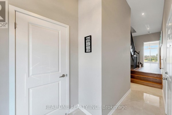 3151 Mintwood Circle, Oakville, ON, photo 3