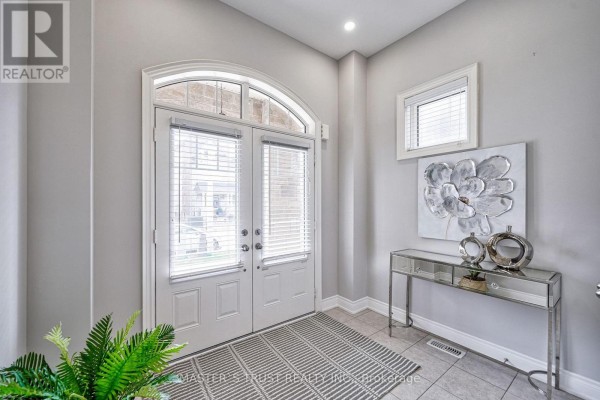 3152 Goodyear Road, Burlington, ON L7M1A2 Photo 2