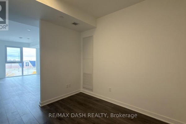 316 - 1007 The Queensway Avenue, Toronto, ON M8Z0H4 Photo 4