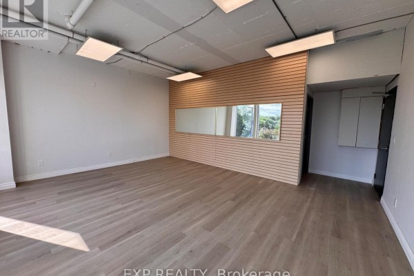 316 - 230 Lakeshore Road E, Mississauga, ON L5G1G7 Photo 2