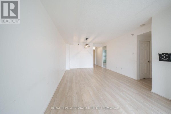 Kitchen - 316 - 5800 Sheppard Avenue E, Toronto, ON M1B5J7 Photo 3