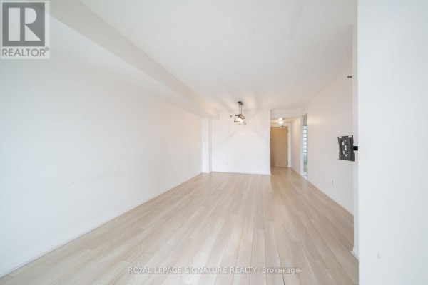 Primary Bedroom - 316 - 5800 Sheppard Avenue E, Toronto, ON M1B5J7 Photo 4