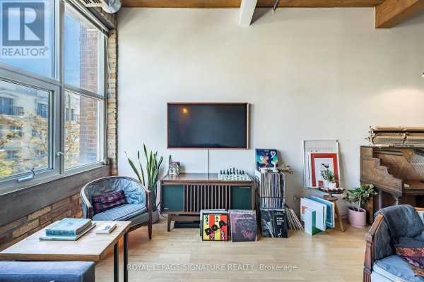 Living room - 316 - 955 Queen Street W, Toronto, ON M6J3X5 Photo 3