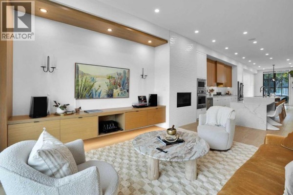 Foyer - 316 28 Avenue Ne, Calgary, AB T2E2B3 Photo 4