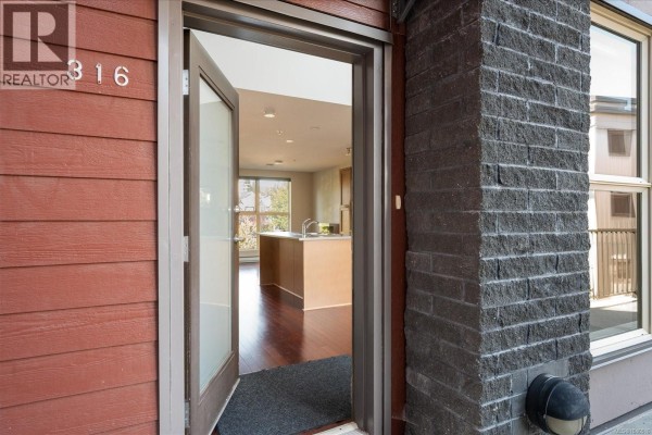 Bathroom - 316 555 Franklyn St, Nanaimo, BC V9R2X9 Photo 5
