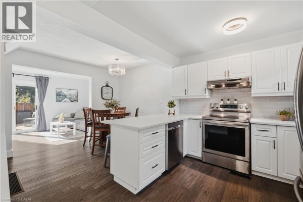 Laundry room - 316 Bluevale Street N Unit# D, Waterloo, ON N2J4G3 Photo 3
