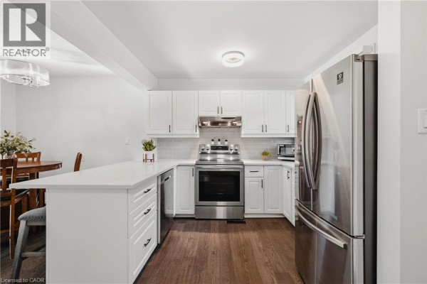 Bedroom - 316 Bluevale Street N Unit# D, Waterloo, ON N2J4G3 Photo 4