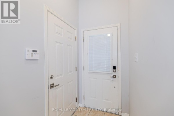 Bedroom - 316 Bryarton Street, Ottawa, ON K1C7R5 Photo 3