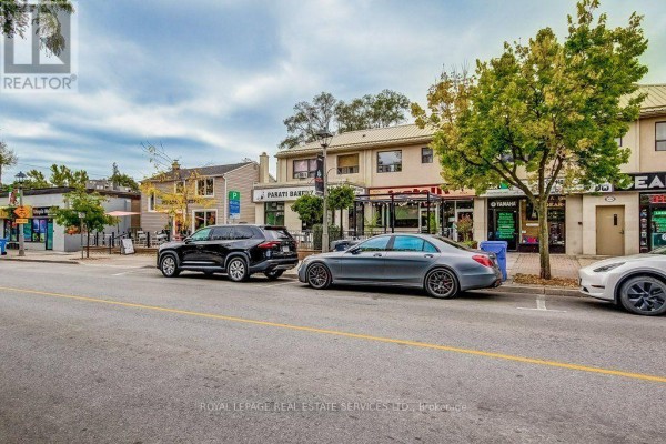 316 Kerr Street, Oakville, ON L6K3B5 Photo 4