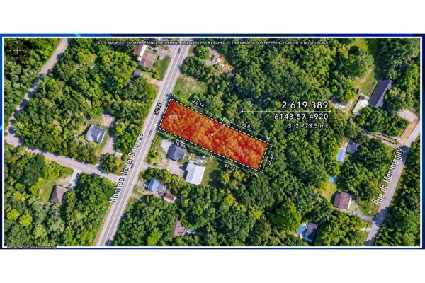 Overhead map view showing the rectangular lot boundary on Montée de la Source with property lines indicated. - 316 Mtée De La Source, Cantley